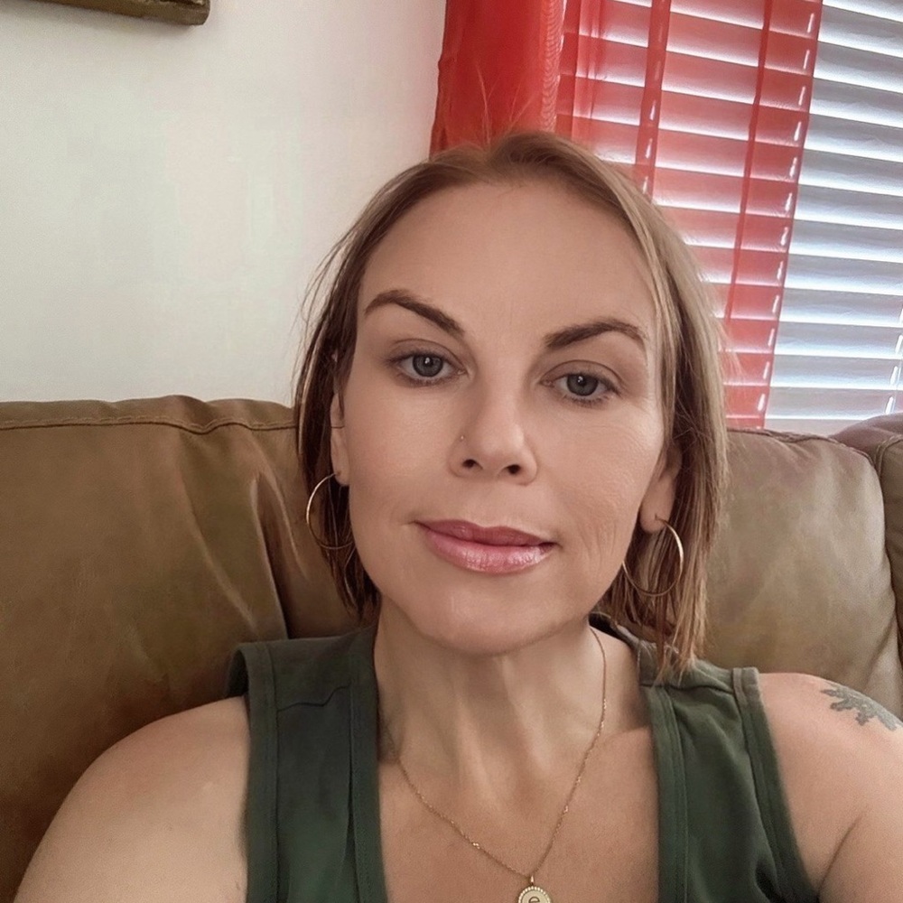 Meet your Posher, Elana